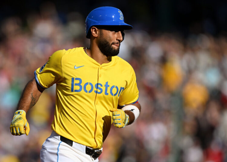 Royals To Sign Abraham Toro To Minor League Deal