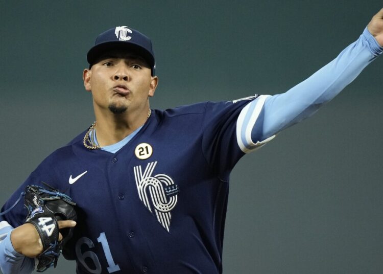 Royals trade for outfielder, pitcher from Brewers for pitcher Angel Zerpa