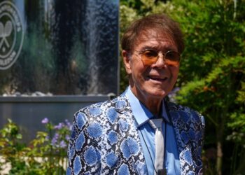 Singer Cliff Richard says he has been treated for prostate cancer