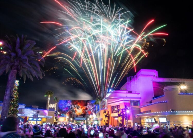 Southern California theme parks ring in New Year’s Eve with music and fireworks – Orange County Register