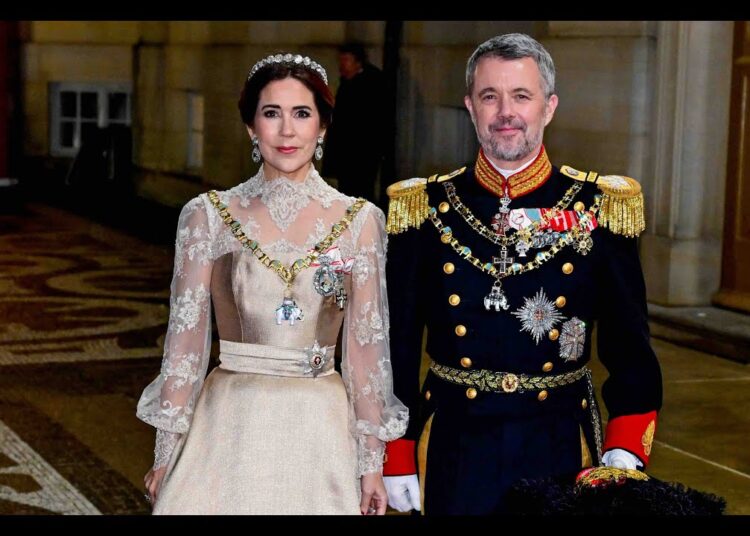 See her Shine! Queen Mary and other Danish Royals celebrate New Year’s in style!