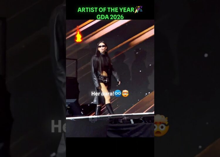 ARTIST OF THE YEAR- JENNIE KIM!! 😭🔥🏆 Her reaction to winning Artist of the Year at GDA 2026 #shorts