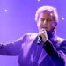 Barry Manilow announces final Long Island performance