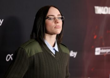 Billie Eilish calls out celebrities for staying silent on ICE – The Mercury News