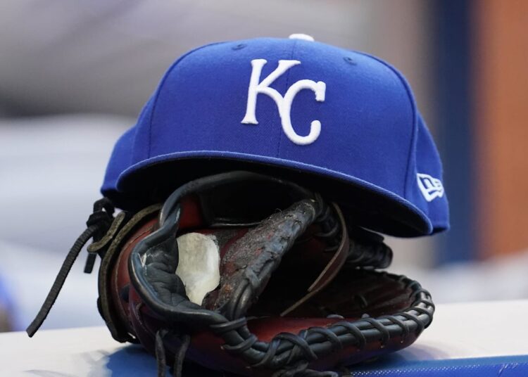 Bold Free Agent Idea Lands 3-Time Cy Young With Royals
