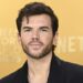 'Bridgerton' star Luke Newton strips down in shirtless photo
