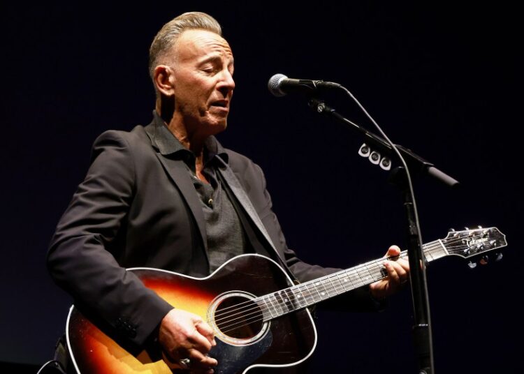Bruce Springsteen Performs at Anti-ICE Benefit in Minneapolis