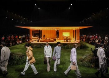 Models wear creations as part of the Louis Vuitton Fall/Winter 2026-2027 Men's collection presented in Paris, Tuesday, Jan. 20, 2026. (AP Photo/Thomas Padilla)