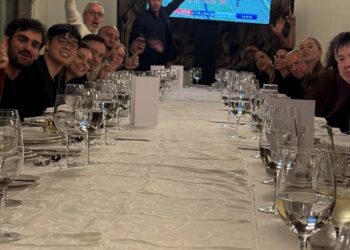 Chris Pratt gets a Mexico City restaurant to bring out a TV for the Seahawks’ 41–6 blowout