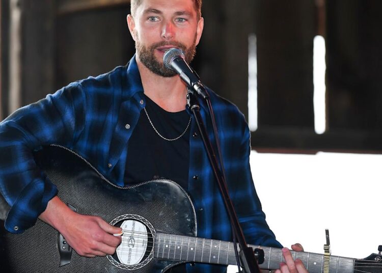 Country Singer Chris Lane Teases New Music With an Unexpected '90s Hip-Hop Throwback