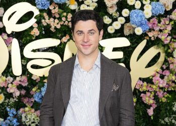Actor David Henrie on red carpet for Disney event
