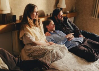 Dry Cleaning "stay positive and spread softness and compassion" on hopeful new single 'Joy'