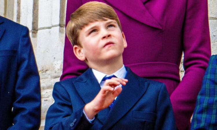 Prince Louis is able to see himself when he's on the balcony with his family.MEGA