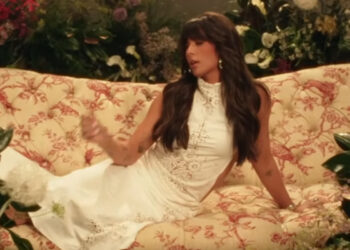 Ella Langley Celebrates Small-Town Freedom on New Song "Dandelion"