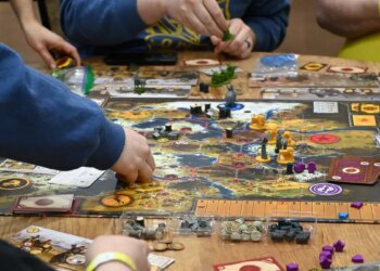 Family honors late father with game-playing event in South Bend