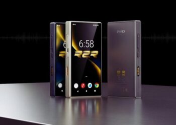 Fiio M33 R2R portable music player.