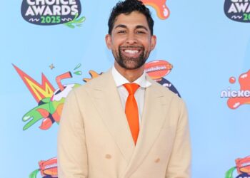 Fox Inks Deal With Dhar Mann Studios for 40 Scripted Vertical Shows on Holywater App