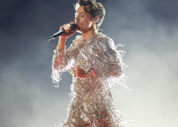 Harry Styles Hits the Dance Floor on New Single 'Aperture'