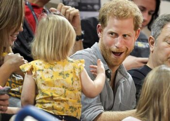 When Harry sat in the stands with a large bag of popcorn to watch the UK v Denmark match for the fourth day of the games in Toronto, it wasn't long before a cheeky youngster took a keen fancy to Harry's snack