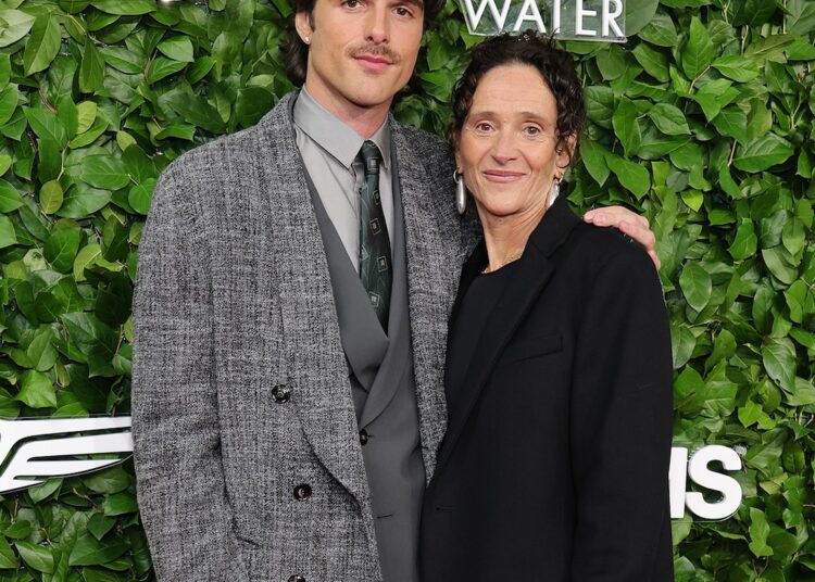 Jacob Elordi Mom Oscars 2026 Date After Promise 