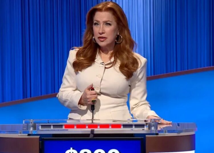 Lisa Ann Walter competing on