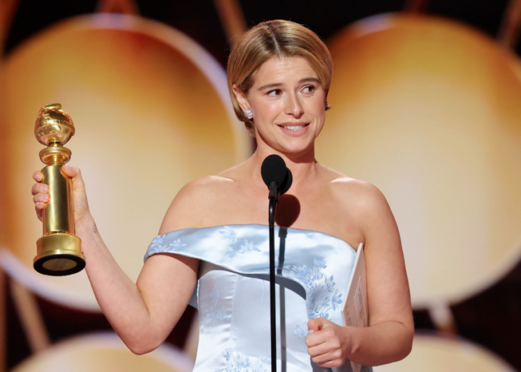 Jessie Buckley Thanks Soup and Julia Roberts in Chaotic Golden Globes Speech