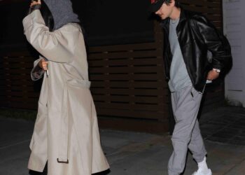 *premium exclusive* los angeles, ca **web embargo until 2:45 pm et on january 22, 2026** kendall jenner tags along as the third wheel while sister kylie jenner enjoys a low key sushi dinner at sushi enya with timothée chalamet pictured: timothée chalamet and kylie jenner backgrid usa 20 january 2026 usa: +1 310 798 9111 / usasales@backgrid.com uk: +44 208 344 2007 / uksales@backgrid.com *uk clients pictures containing children please pixelate face prior to publication*
