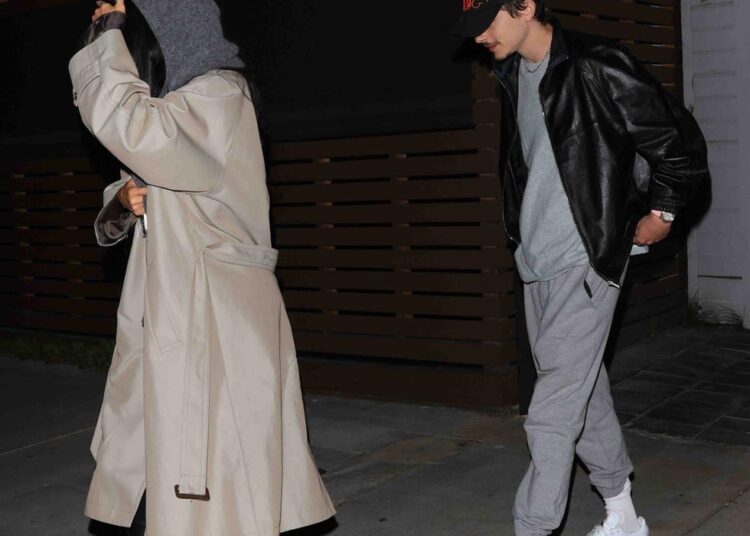 *premium exclusive* los angeles, ca **web embargo until 2:45 pm et on january 22, 2026** kendall jenner tags along as the third wheel while sister kylie jenner enjoys a low key sushi dinner at sushi enya with timothée chalamet pictured: timothée chalamet and kylie jenner backgrid usa 20 january 2026 usa: +1 310 798 9111 / usasales@backgrid.com uk: +44 208 344 2007 / uksales@backgrid.com *uk clients pictures containing children please pixelate face prior to publication*