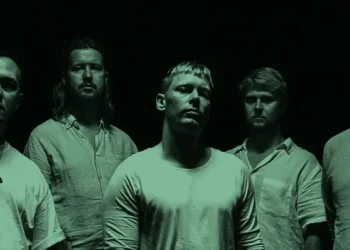 MØL Premiere "Hud" Music Video Alongside Their New Album "DREAMCRUSH"