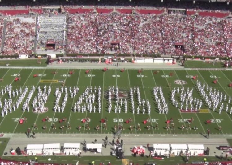 Metallica picks USC band to play music in new EA Sports game