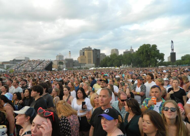 Minnesota's Harriet Island To Host New Country Club Music Festival