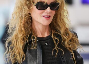 sydney, australia actress nicole kidman is spotted catching a flight out of sydney airport with her daughters faith margaret and sunday rose. kidman shares her daughters with keith urban, whom she separated from after 19 years of marriage in september 2025. pictured: nicole kidman backgrid usa 4 january 2026 byline must read: khap / backgrid usa: +1 310 798 9111 / usasales@backgrid.com uk: +44 208 344 2007 / uksales@backgrid.com *uk clients pictures containing children please pixelate face prior to publication*