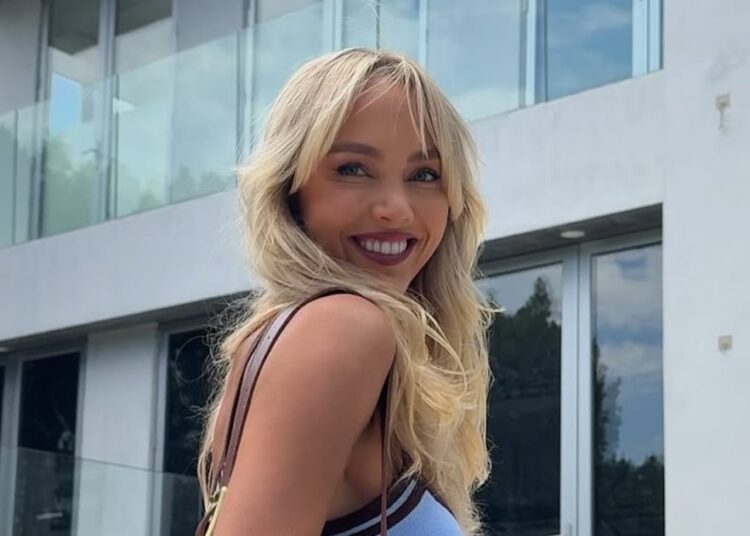 OnlyFans' Annie Knight Reveals Her 'Biggest Insecurity': 'Want to Hide'