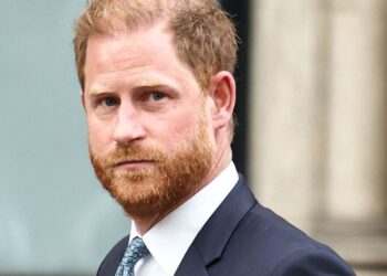 POLL: Should Harry apologise to King Charles for public attacks? | Royal | News