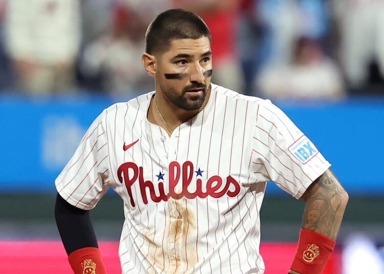 Division Series - Los Angeles Dodgers v Philadelphia Phillies - Game Two
