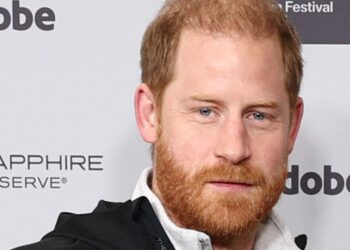 Prince Harry's trapped 'between two narratives - he's made it awkward' | Royal | News