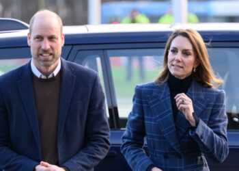 Prince William and Kate 'almost banned' from living together | Royal | News