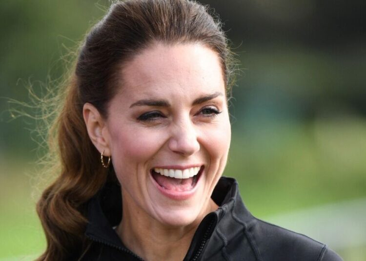 Princess Kate's £25 gold hoop earrings from the high street in stock | Royal | News