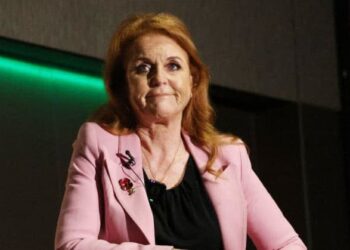 Sarah Ferguson wrote a 'desperate' Christmas message to the royal family, an insider claims. MEGA
