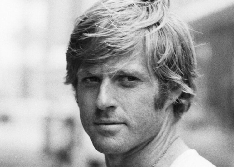 Robert Redford was determined to avoid the "death stage" of fame | 60 Minutes Archive