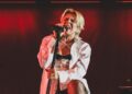Robyn Shares New Songs During New Year's Eve Performance
