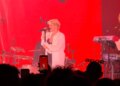 Robyn debuts new songs “Talk To Me” And “Sexistential” at Brooklyn NYE show