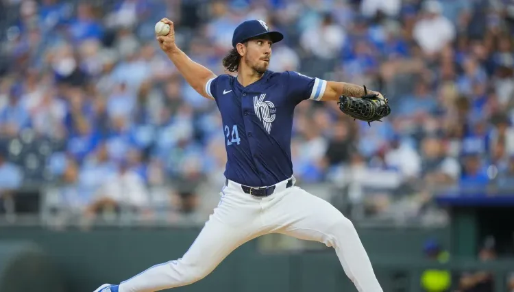 Rockies sign former Royals pitcher to $8 million free agent contract image