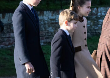 SANDRINGHAM, NORFOLK - DECEMBER 25: Prince George of Wales, Prince Louis of Wales and Princess Charlotte of Wales  attend the Christmas Morning Service at Sandringham Church on December 25, 2025 in Sandringham, Norfolk. (Photo by Samir Hussein/WireImage)