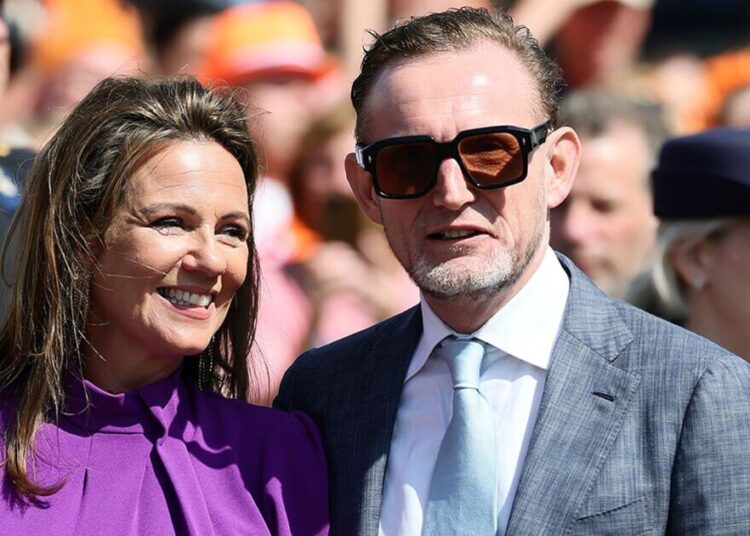 Royal couple announce divorce after 25 years | Royal | News