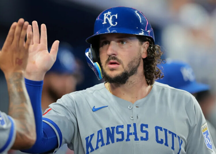 Kansas City Royals designated hitter Vinnie Pasquantino (9) © Sam Navarro-Imagn Images