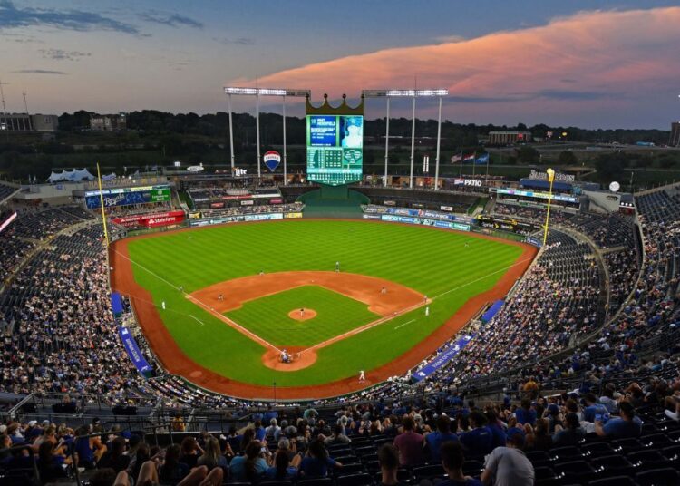 Royals moving walls in at Kauffman Stadium in bid to boost scoring