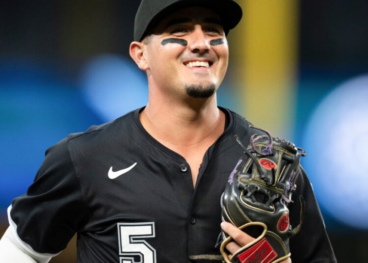 Royals sign utility player Josh Rojas to minor league contract
