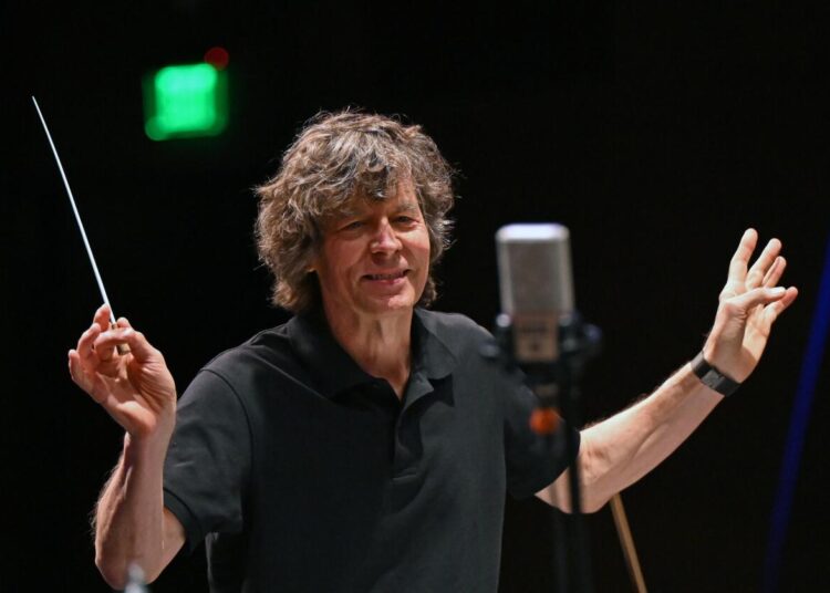 Conductor Scott Dunn