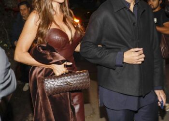 Vergara and Al Turki took photos on the red carpet together